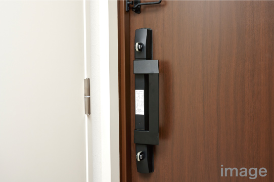 二重ロック付玄関ドア